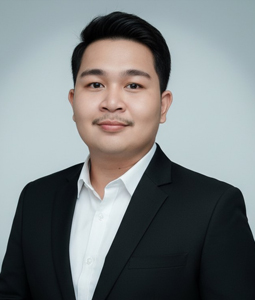 นายวีรภัทร แสงจันทร์